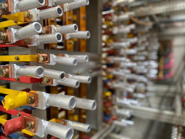 Armónicos eléctricos: qué son y cómo afectan a una planta
